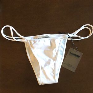 Bikini bottom for the daring